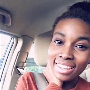 Meet your Posher, Ebony